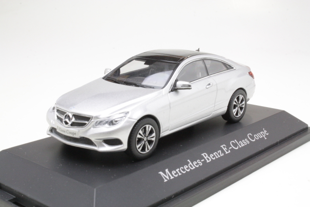 Mercedes E-Class Coupe, hopea - Sulje napsauttamalla kuva