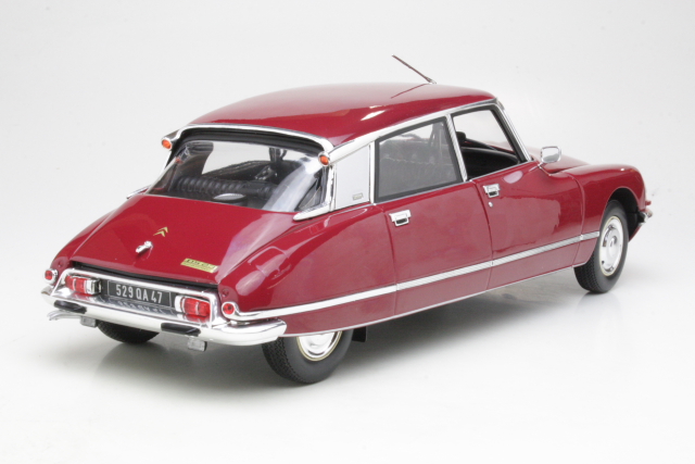 Citroen DS23 Pallas 1973, punainen - Sulje napsauttamalla kuva