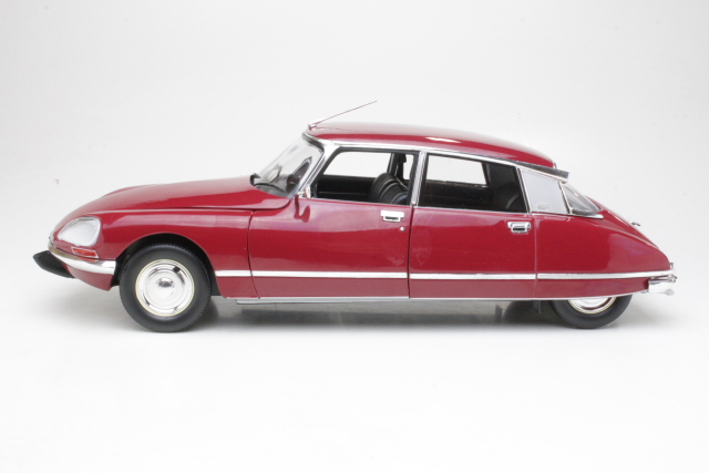 Citroen DS23 Pallas 1973, red