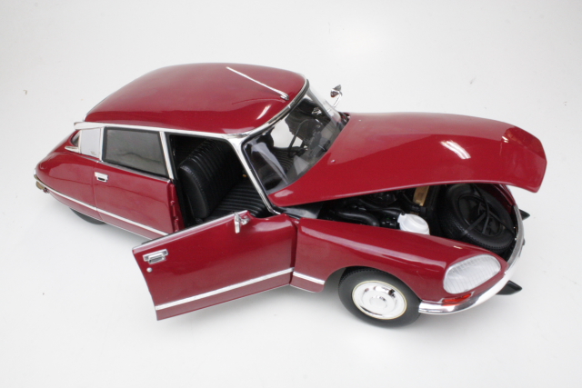 Citroen DS23 Pallas 1973, red