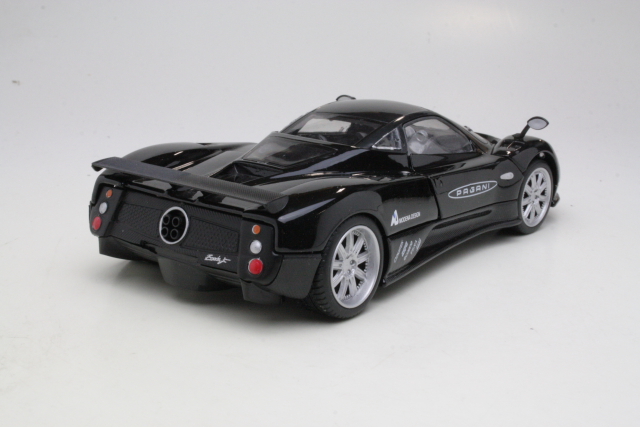 Pagani Zonda F Nurburgring 2009, musta