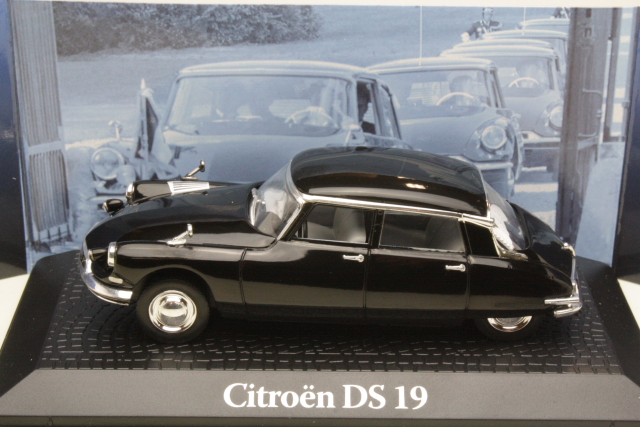 Citroen DS19, Charles de Gaulle 1962, musta - Sulje napsauttamalla kuva