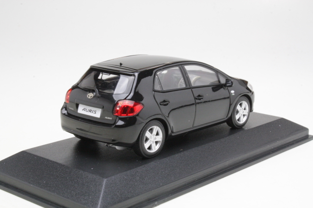 Toyota Auris 2008, musta