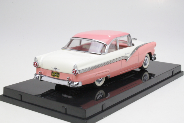 Ford Fairlane Hardtop 1956, pink/white