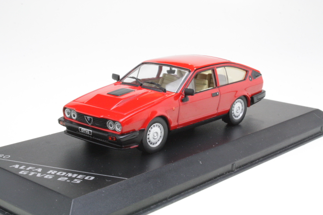 Alfa Romeo GTV6 2.5 1980, punainen - Sulje napsauttamalla kuva