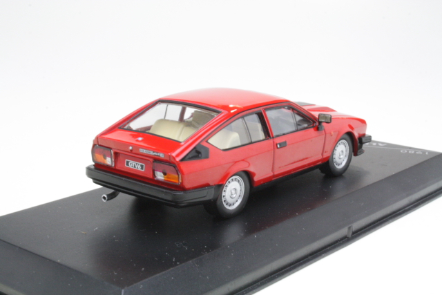 Alfa Romeo GTV6 2.5 1980, punainen - Sulje napsauttamalla kuva