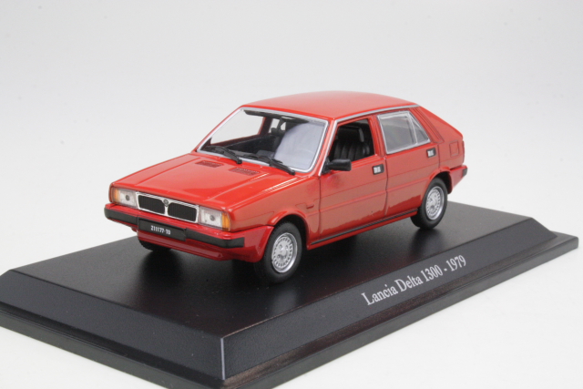 Lancia Delta 1300 1979, punainen - Sulje napsauttamalla kuva