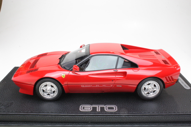 Ferrari 288 GTO 1984, punainen - Sulje napsauttamalla kuva