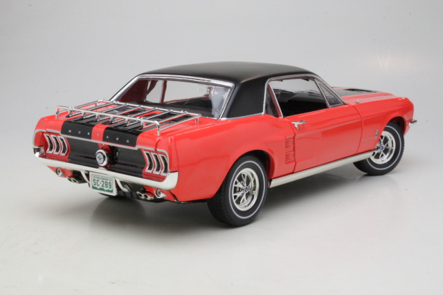 Ford Mustang Ski Country Special 1967, oranssi/musta - Sulje napsauttamalla kuva