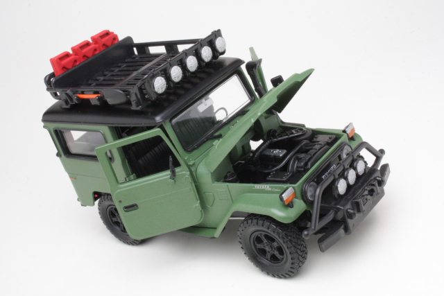 Toyota Land Cruiser FJ40 Hard-Top, vihreä - Sulje napsauttamalla kuva