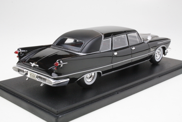 Imperial Crown Ghia Sedan 1958, musta - Sulje napsauttamalla kuva