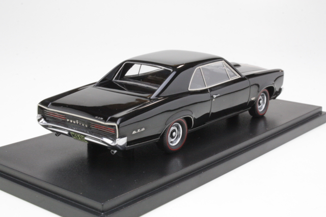 Pontiac GTO Hardtop 1966, musta