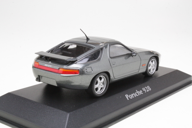 Porsche 928GTS 1991, harmaa - Sulje napsauttamalla kuva