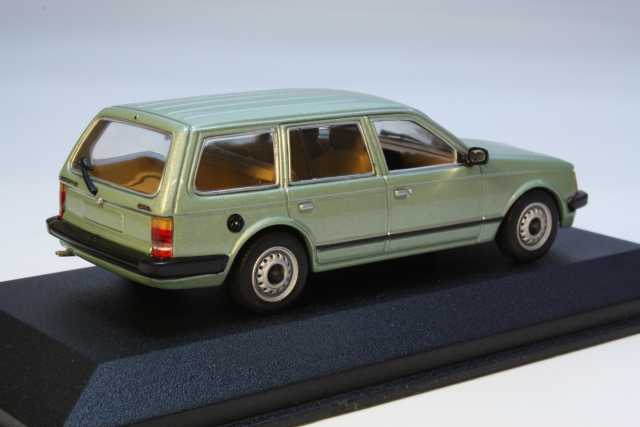 Opel Kadett D Caravan 1979, metallinvihreä
