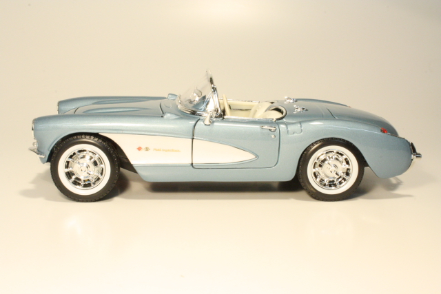 Chevrolet Corvette 1957, sininen/valkoinen