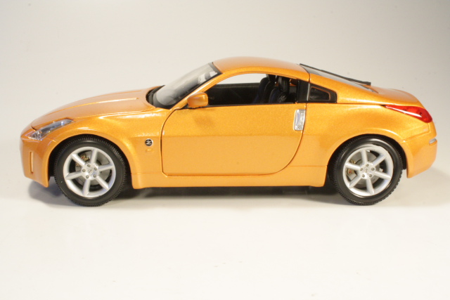 Nissan 350Z, oranssi