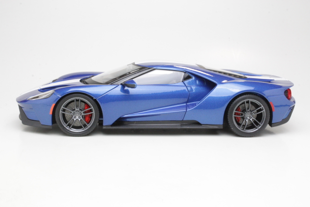 Ford GT 2017, blue/white stripes