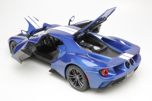 Ford GT 2017, blue/white stripes