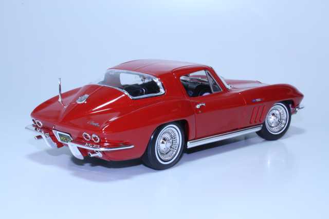 Chevrolet Corvette C2 1965, punainen