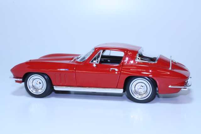 Chevrolet Corvette C2 1965, punainen