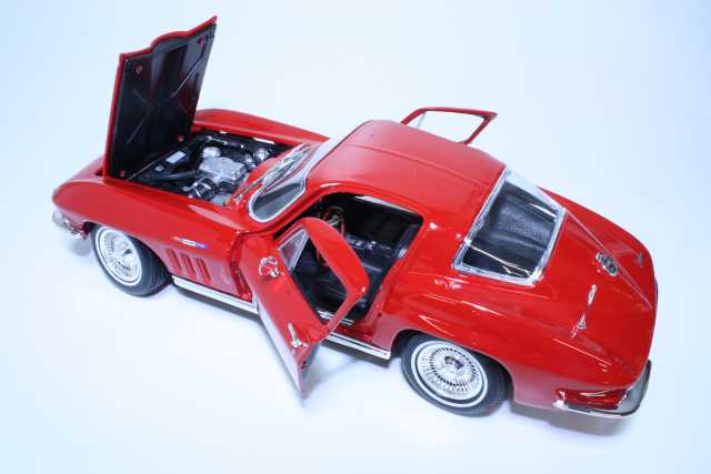 Chevrolet Corvette C2 1965, punainen