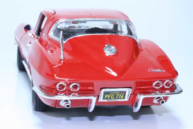 Chevrolet Corvette C2 1965, punainen