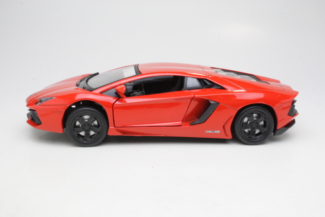 Lamborghini Aventador LP700-4 2011, orange