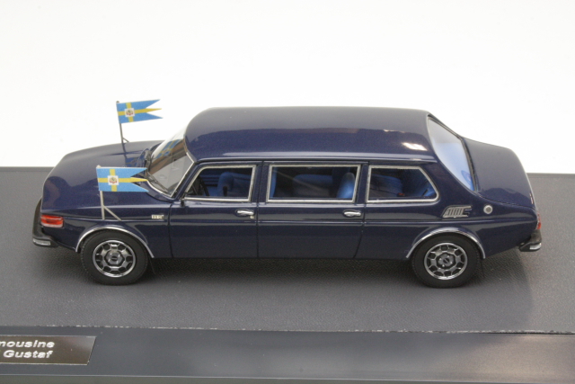 Saab 99 Limousine HRH King Carl XVI, tummansininen - Sulje napsauttamalla kuva