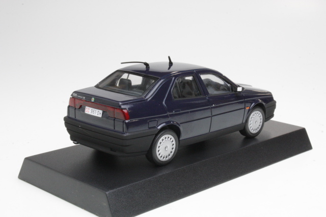 Alfa Romeo 155 Twin Spark 1.8 1996, tummansininen "Carabinieri"