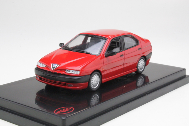 Alfa Romeo 146, red