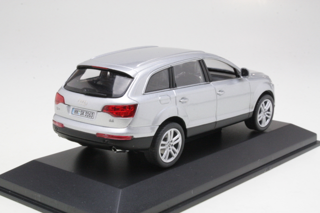 Audi Q7 V8 4.2 FSi 4x4 2006, hopea