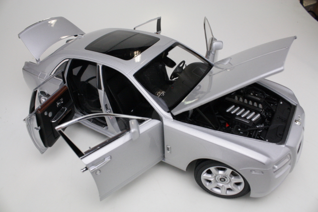 Rolls Royce Ghost 2011, silver/black