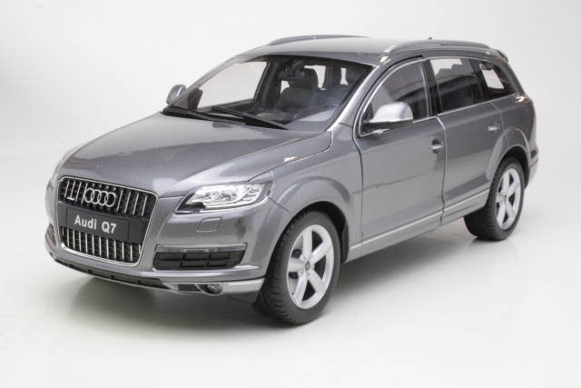 Audi Q7 2010, harmaa - Sulje napsauttamalla kuva