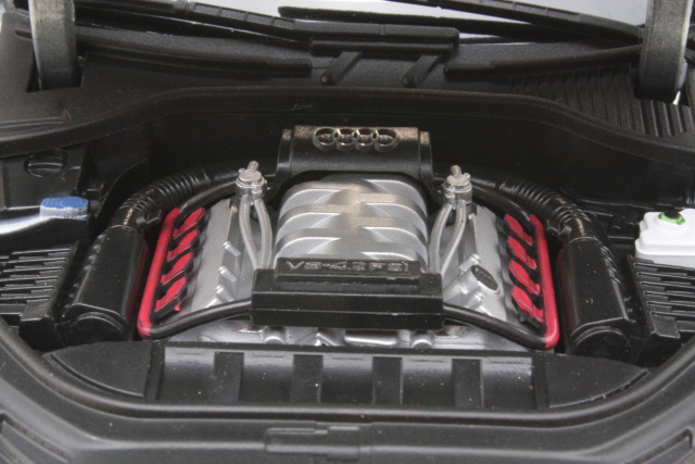 Audi Q7 2010, harmaa