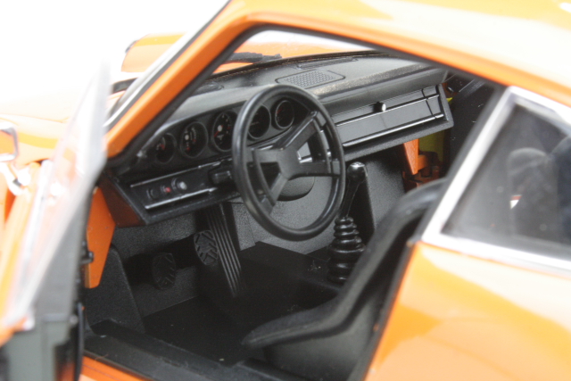 Porsche 911 Carrera RS 2.7 1973, oranssi