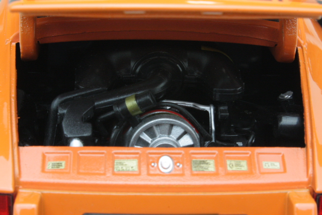 Porsche 911 Carrera RS 2.7 1973, oranssi