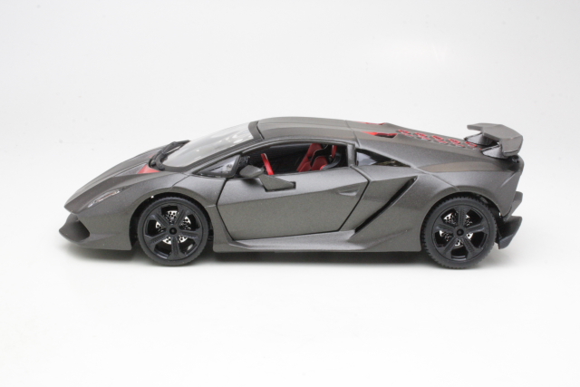 Lamborghini Sesto Elemento, mattaharmaa - Sulje napsauttamalla kuva