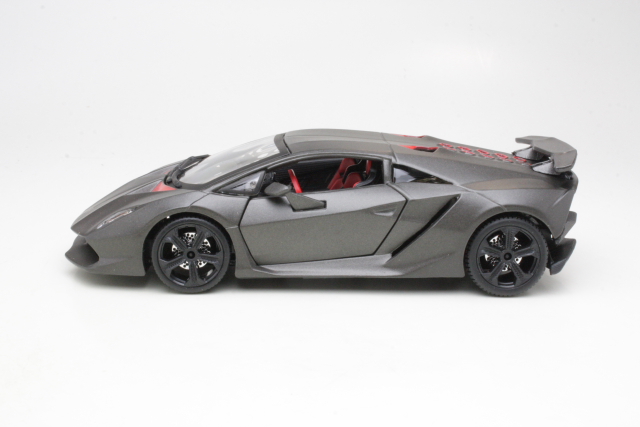 Lamborghini Sesto Elemento, mattaharmaa
