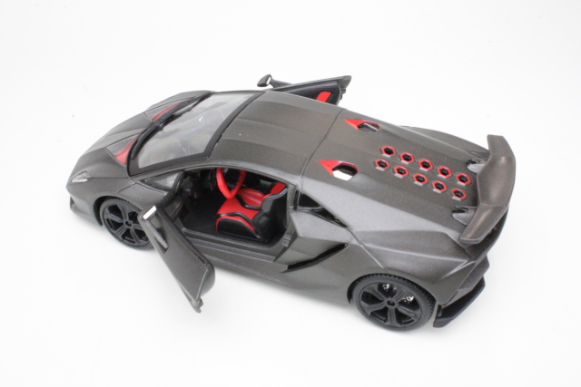 Lamborghini Sesto Elemento, mattaharmaa
