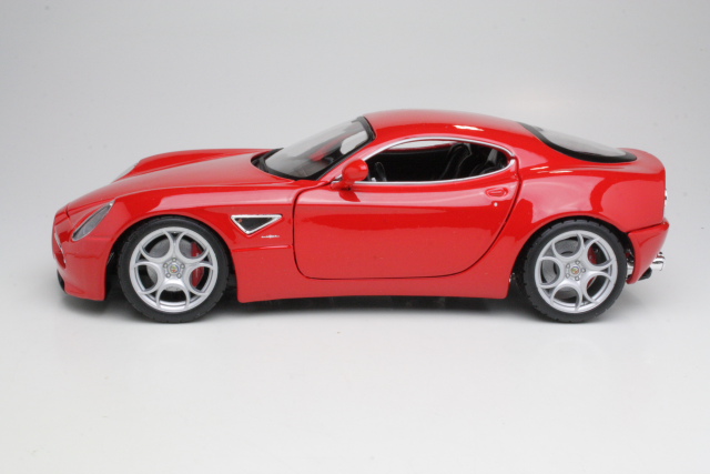 Alfa Romeo 8C Competizione 2006, punainen - Sulje napsauttamalla kuva