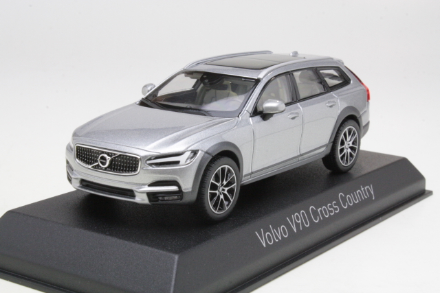 Volvo V90 Cross Country 2017, silver
