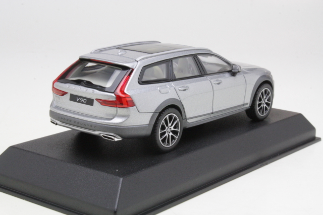Volvo V90 Cross Country 2017, hopea