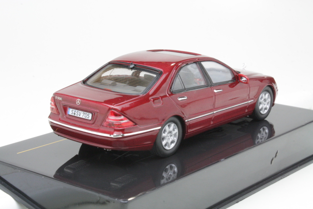 Mercedes S500 (W220) 2000, punainen