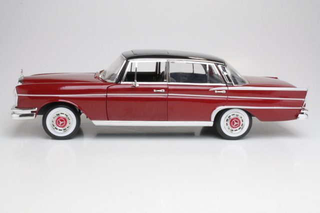 Mercedes 300SE 1961, punainen/musta