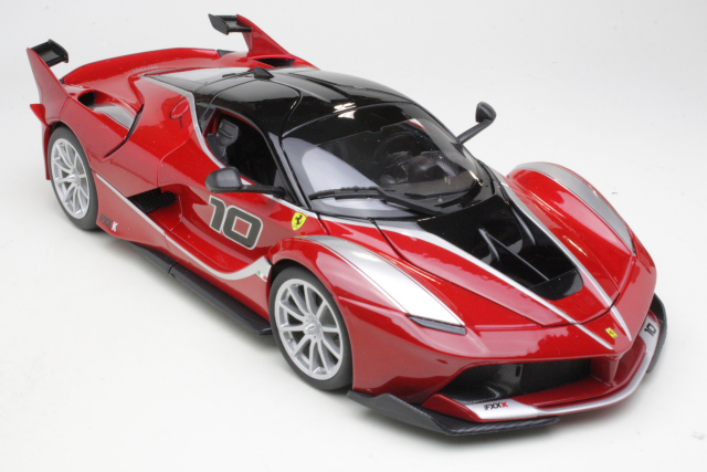 Ferrari FXX-K, punainen #10 "Race&Play" - Sulje napsauttamalla kuva