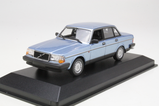 Volvo 240GL 1986, sininen