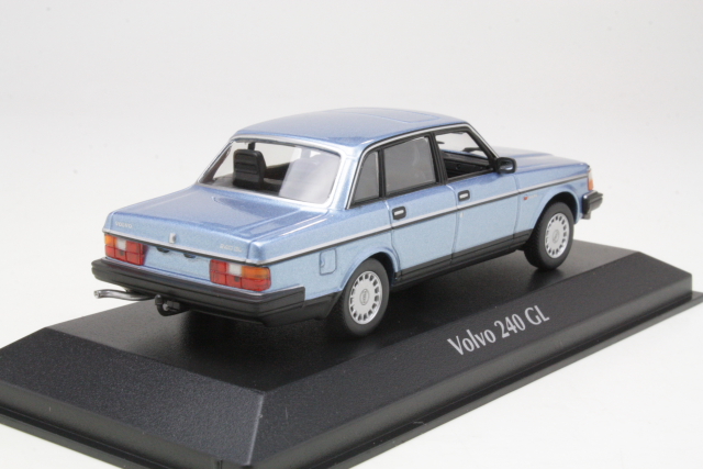 Volvo 240GL 1986, sininen