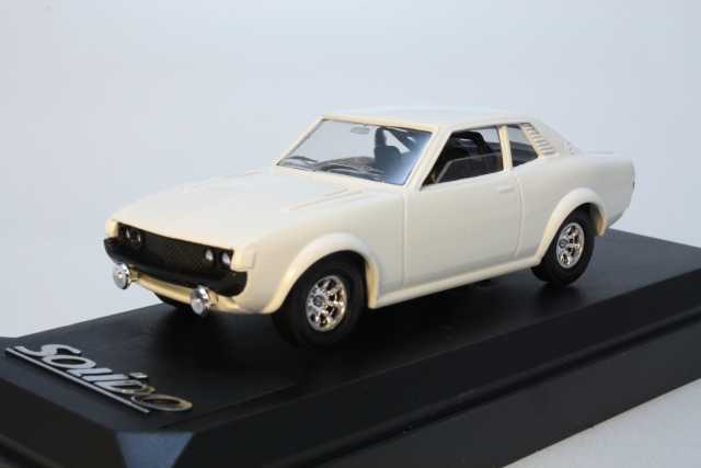 Toyota Celica (TA22) 1975, valkoinen