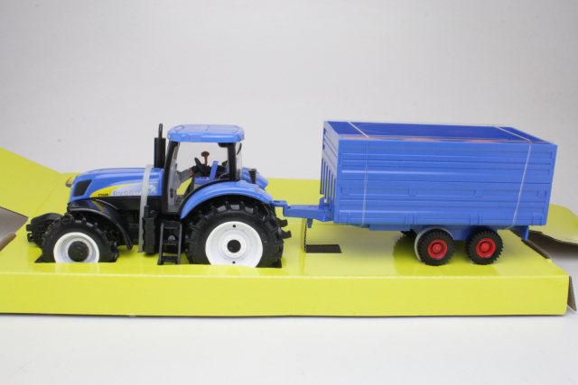 New Holland T7000 + Hay Trailer