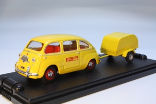 Fiat 600 Multipla ja perävaunu "Pirelli"